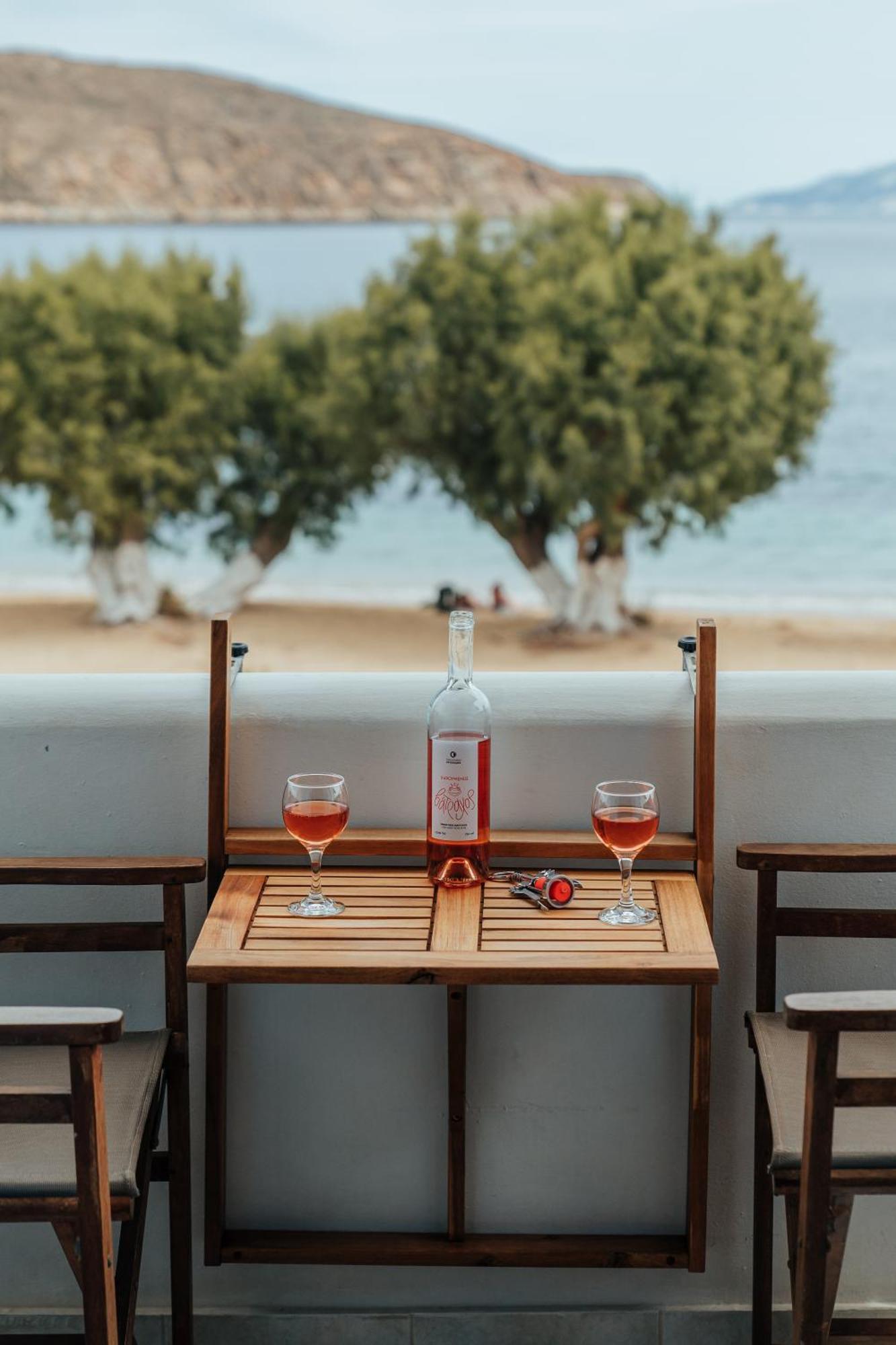 Galazio Seaside Apartments Livadakia 외부 사진