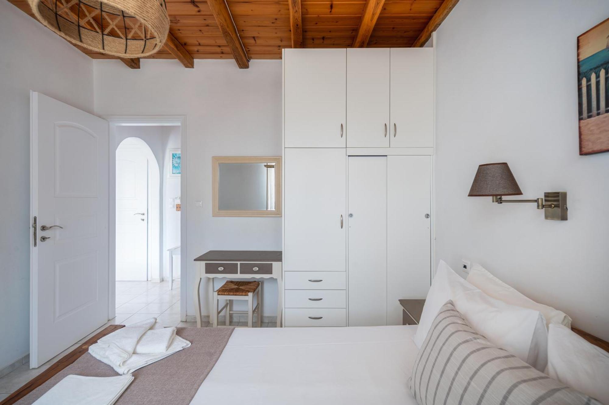 Galazio Seaside Apartments Livadakia 외부 사진