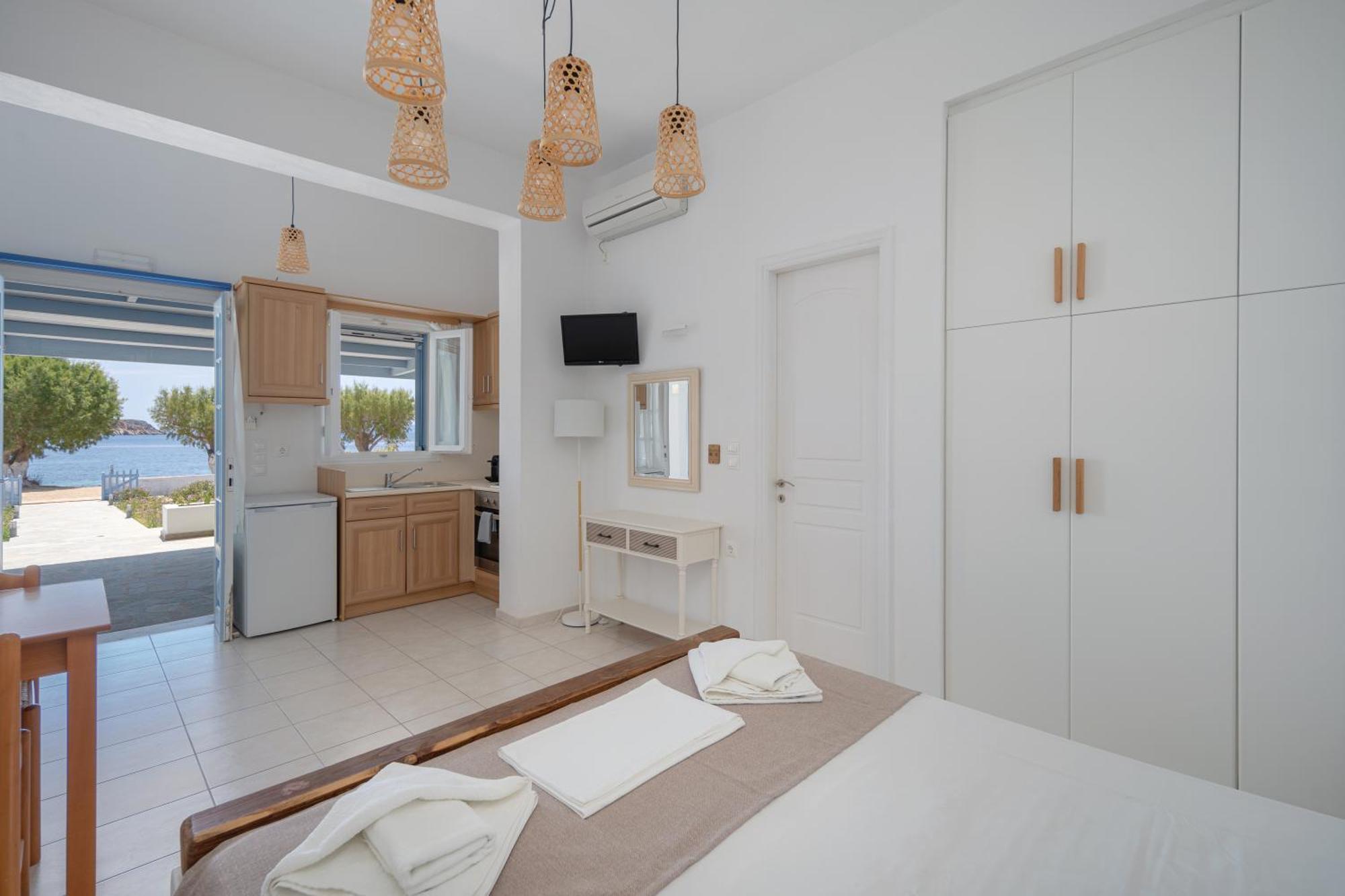 Galazio Seaside Apartments Livadakia 외부 사진